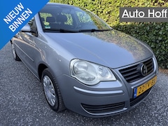 Volkswagen Polo - 1.4-16V Optive | Airco | Cruise Control | Elekt. Ramen | Trekhaak | APK tot 16-02-2027