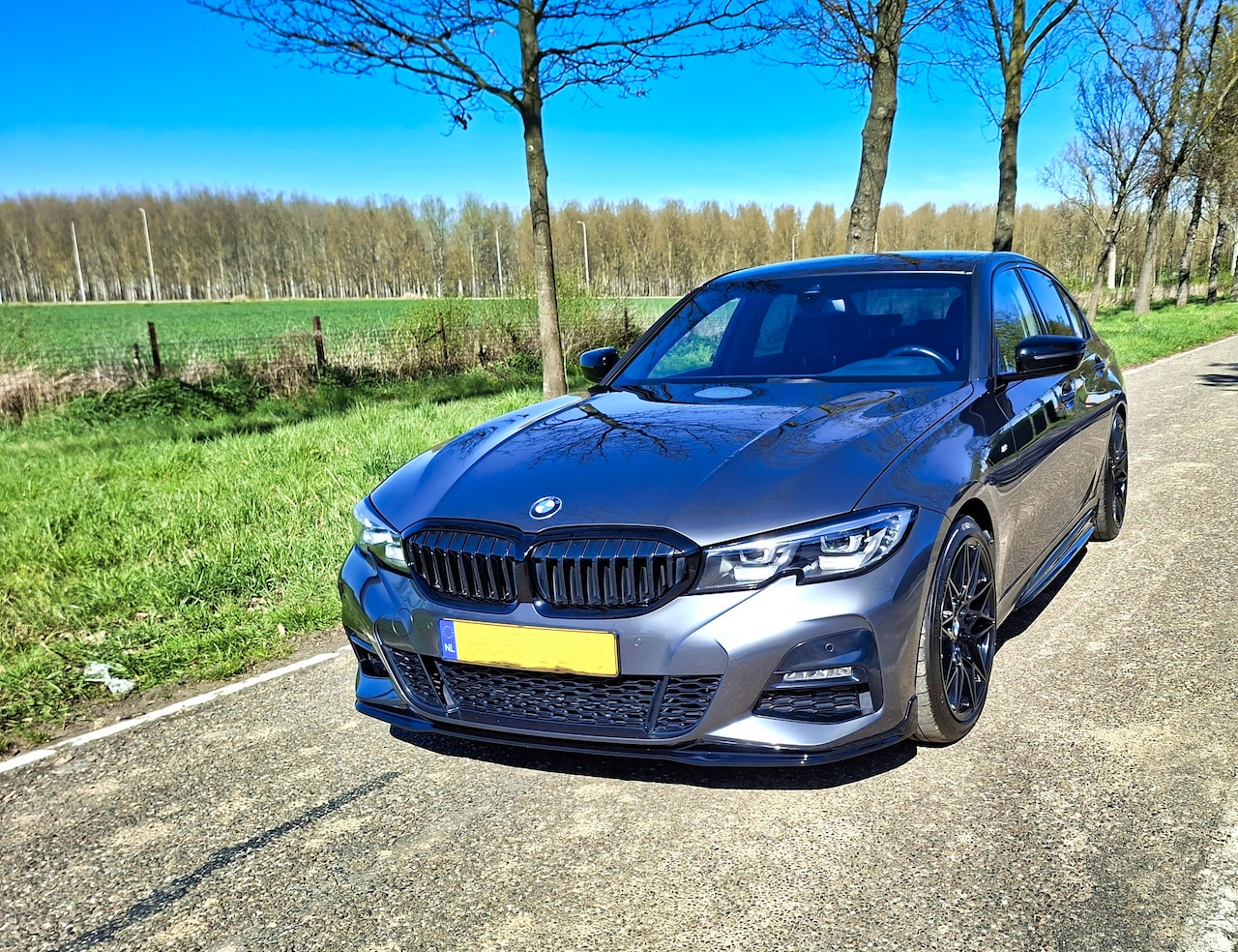 BMW 3-serie - 330i High Executive M Sport Shadow Line - AutoWereld.nl