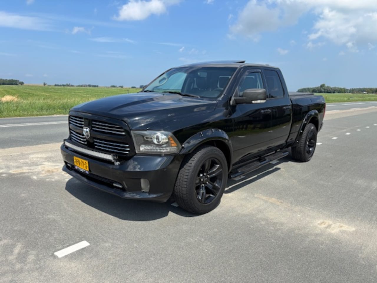 Dodge Ram 1500 - Sport 4x4 lpg wegenbelasting vrij financiering v/a 350 p/m - AutoWereld.nl