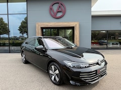 Volkswagen Passat Variant - 1.5 eHybrid Business | Trekhaak | 360 Camera | Elek. Achterklep | 4-Season | Head up | Rij