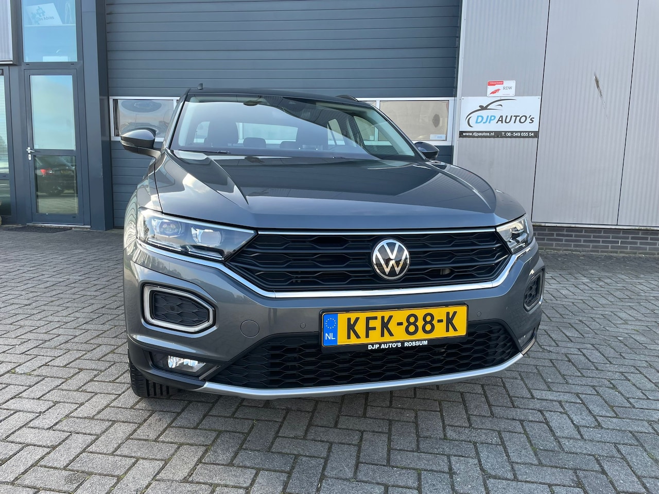 Volkswagen T-Roc - 1.5 TSI Style Business Airco / PDC V&A / Trekhaak / Apple carplay - Android auto Etc - AutoWereld.nl