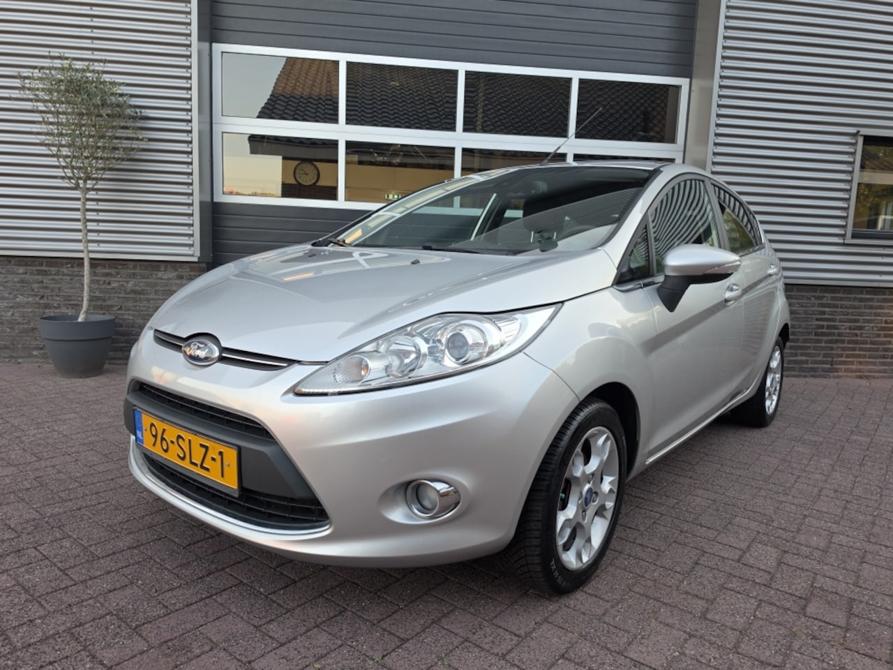 Ford Fiesta - | NL Auto | Airco | LM Velge 1.4 Titanium - AutoWereld.nl
