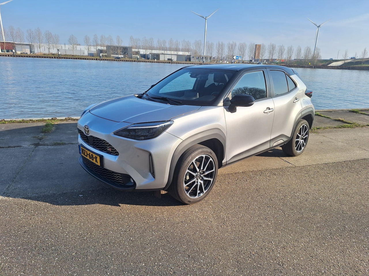Toyota Yaris Cross - 1.5 Hybrid GR Sport GARANTIE dealeronderhouden - AutoWereld.nl