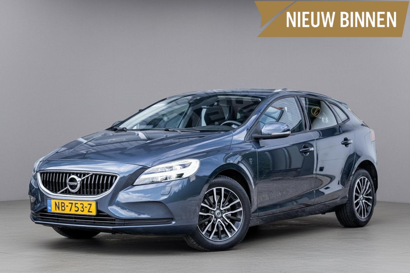 Volvo V40 - 2.0 T2 Momentum Org.NL|Climate|LED|Stoelverw.|Dealer-onderhouden - AutoWereld.nl