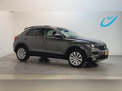 Volkswagen T-Roc - 1.0 TSI Style Business Panoramadak Virtual Cockpit Stoelverwarming Camera