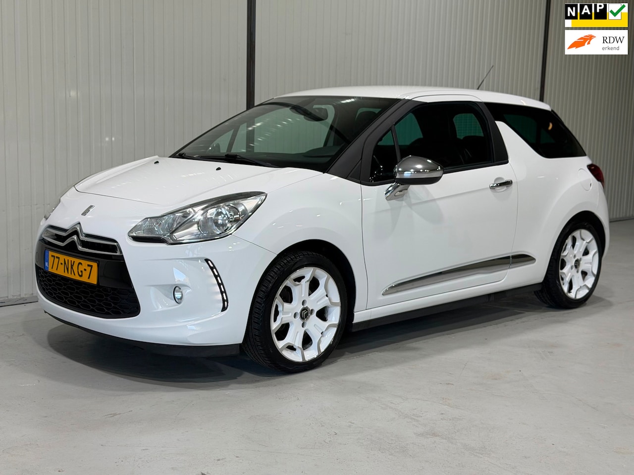 Citroën DS3 - 1.6 So Chic NAVI - CLIMA - TREKHAAK - NETTE STAAT! - AutoWereld.nl