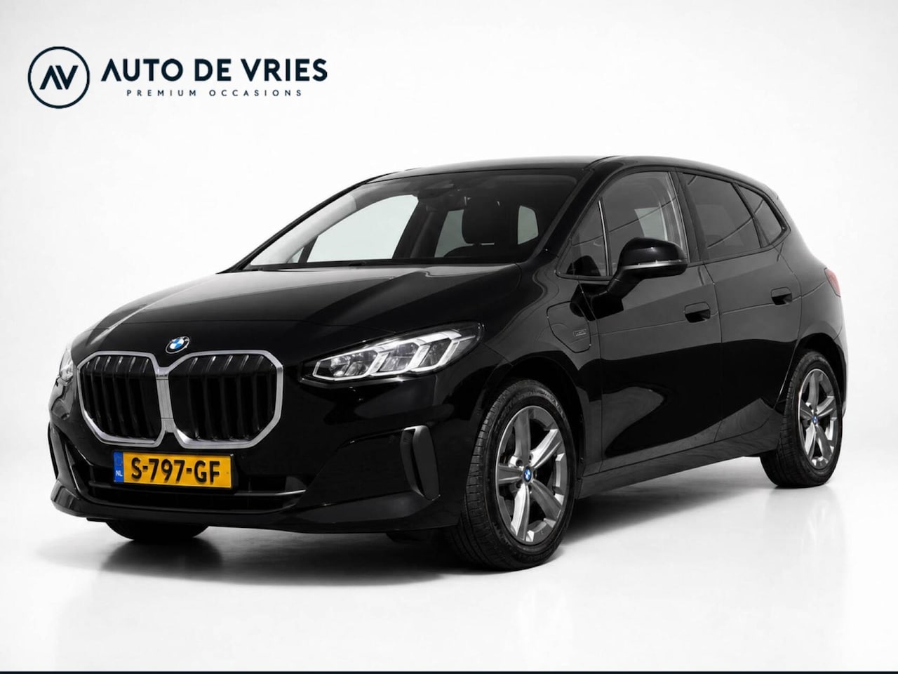 BMW 2-serie Active Tourer - 225e xDrive Plugin hybrid | Carplay | Camera | Stoelverwarming | Privacy glass - AutoWereld.nl
