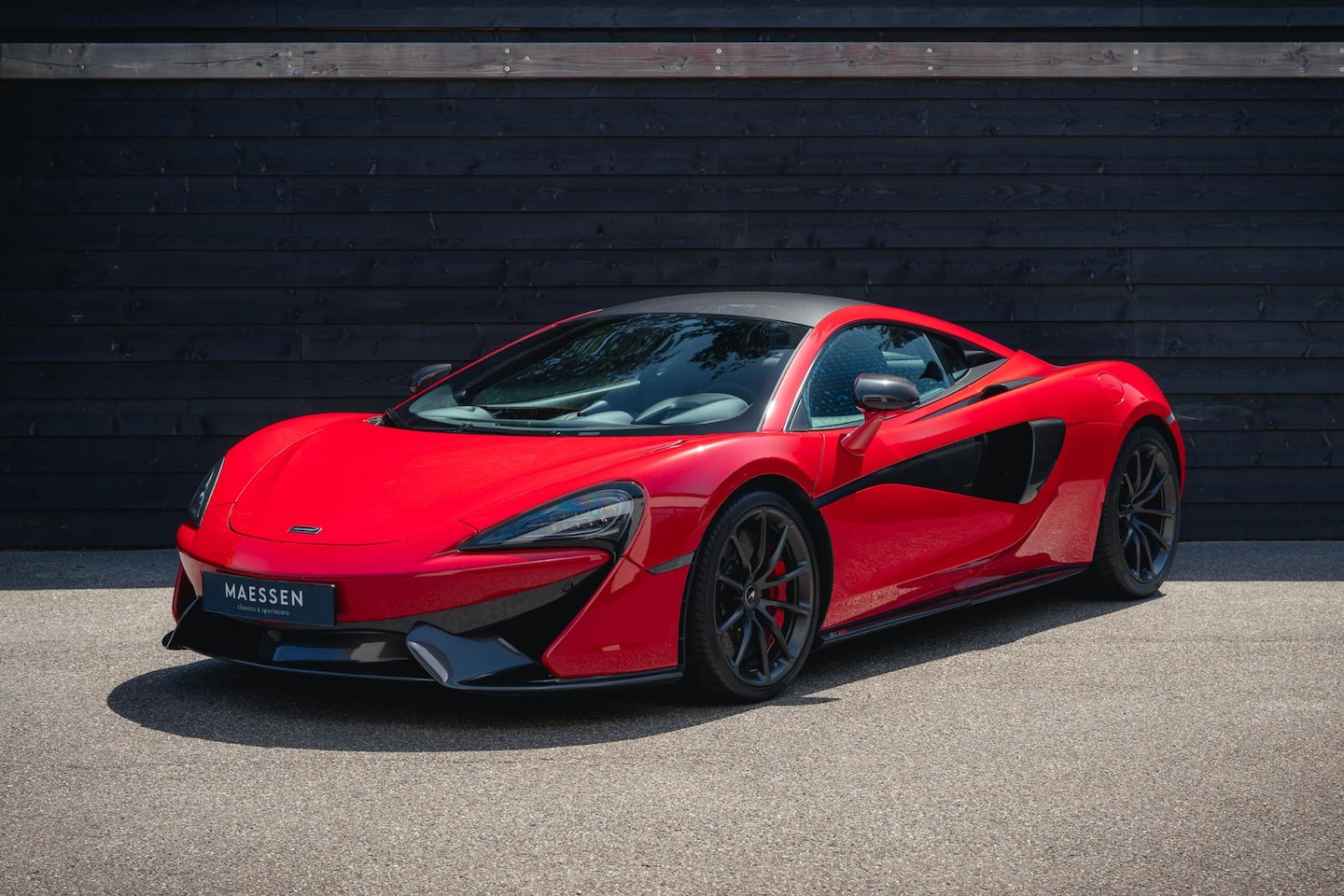 McLaren 570S - B&W - Dealer OH - AutoWereld.nl