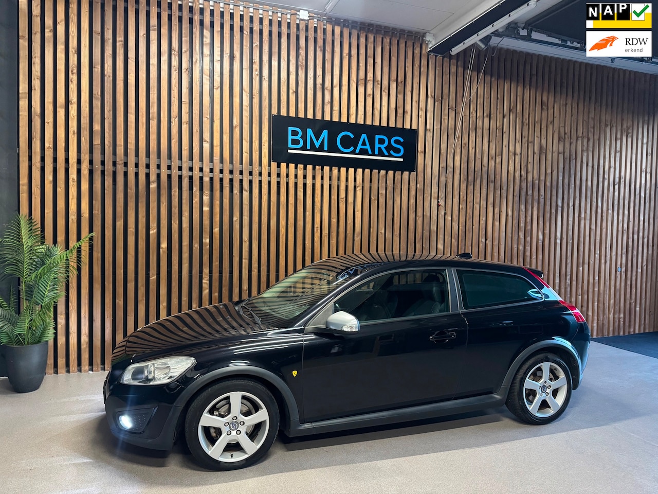 Volvo C30 - 1.6 D2 R-edition Airco, leer, Pdc - AutoWereld.nl