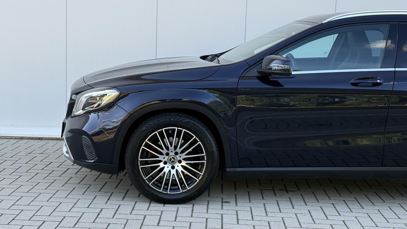 Mercedes-Benz GLA-Klasse - 250 Premium Plus | CarPlay | Trekhaak | Memory | Stoelverwarming | 211 PK |