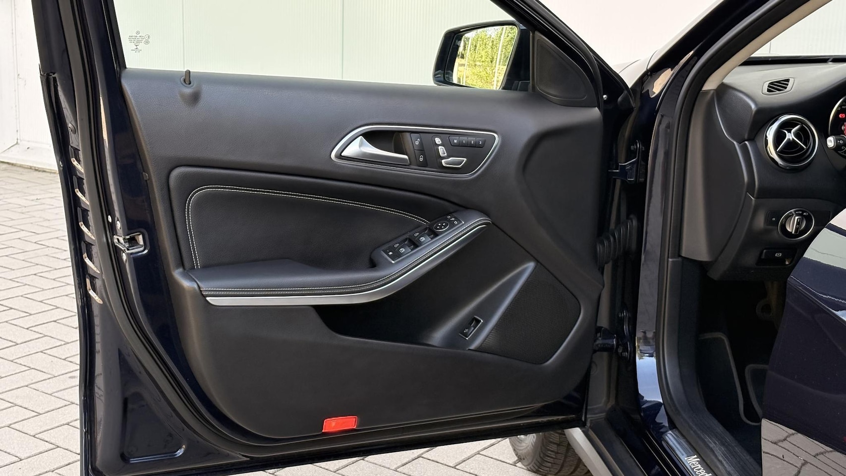 Mercedes-Benz GLA-Klasse - 250 Premium Plus | CarPlay | Trekhaak | Memory | Stoelverwarming | 211 PK |