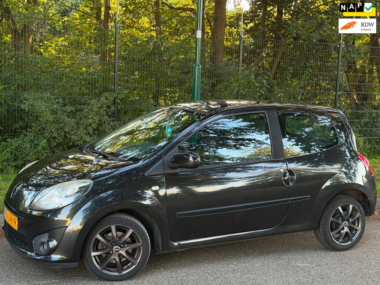 Renault Twingo - 1.2-16V INRUILKOOP/RIJDGOED/AIRCO/CRUISE/TOER - AutoWereld.nl