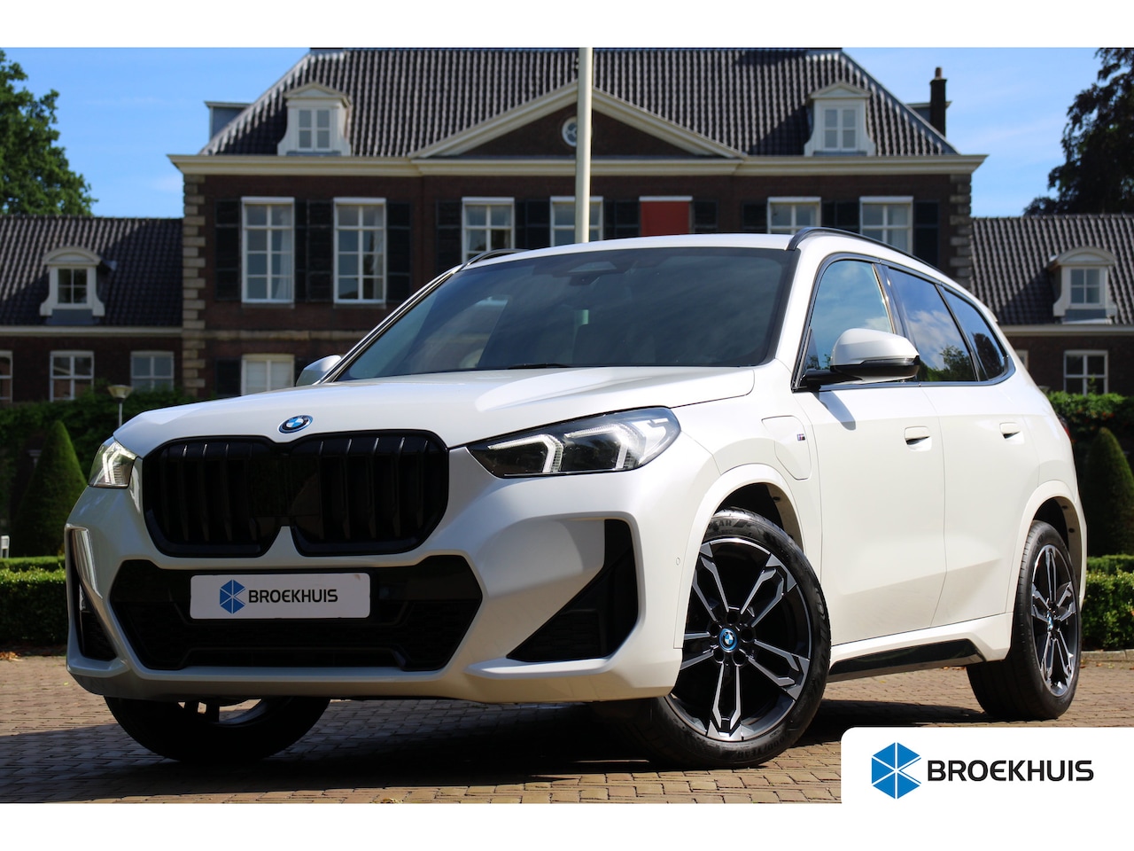 BMW X1 - 25 e xDrive M Sport | WEGKLAPBARE TREKHAAK | STOELVERWARMING | M-SPORT | CAMERA | PARK SEN - AutoWereld.nl
