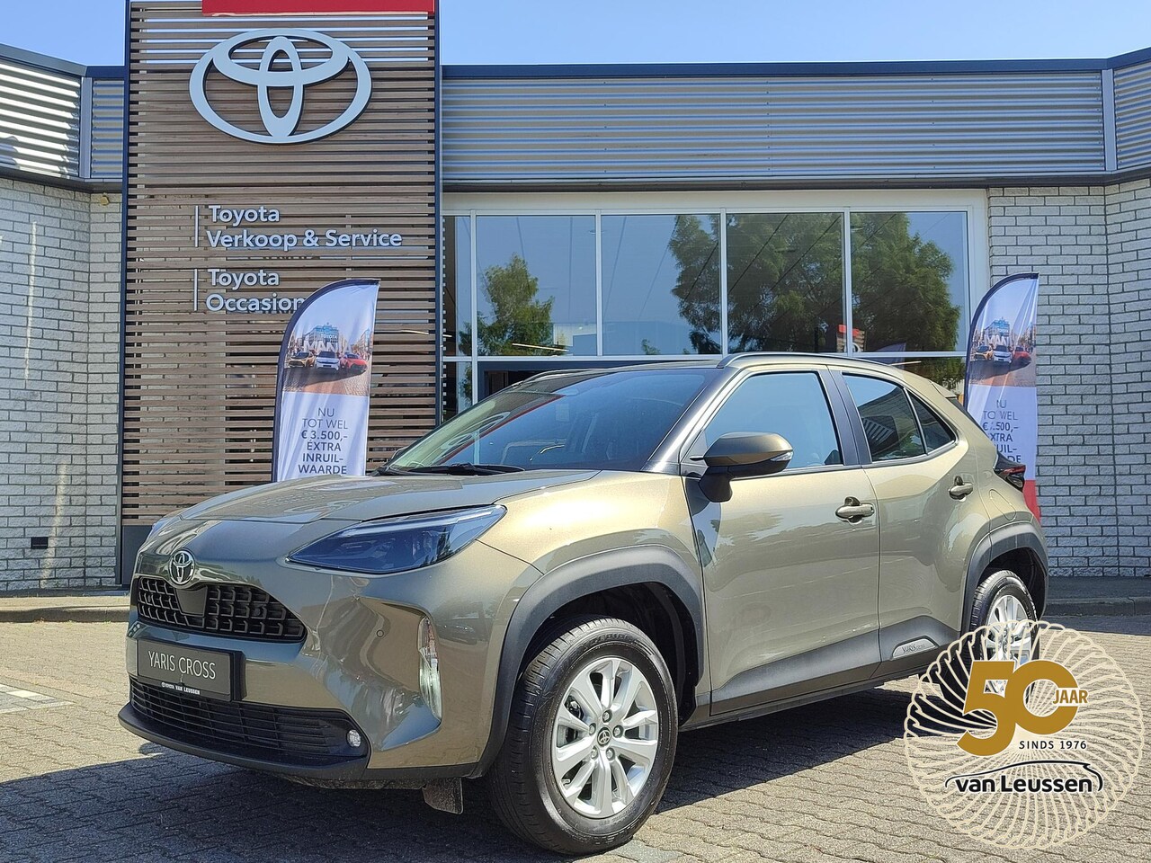 Toyota Yaris Cross - 1.5 Hybrid 115 DYNAMIC BLIND SPOT STOEL/STUURVERW PARK-SENSOREN CAMERA 16'' LM-VELGEN CLIM - AutoWereld.nl