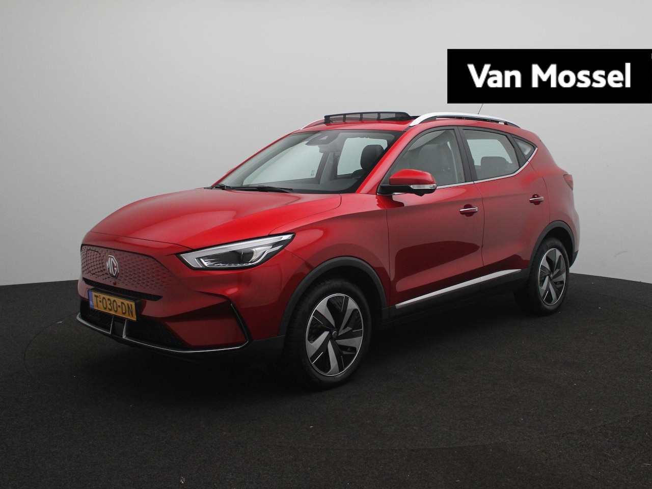 MG ZS - Long Range Luxury 70 kWh | Camera | Apple Carplay | Leder | - AutoWereld.nl