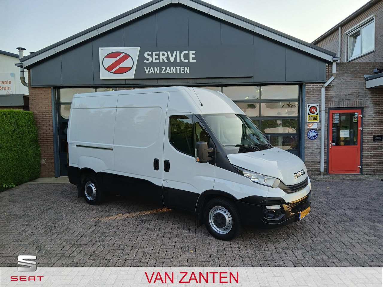 Iveco Daily - 35S14V 2.3 (140PK) L2 H2 + Trekhaak - AutoWereld.nl