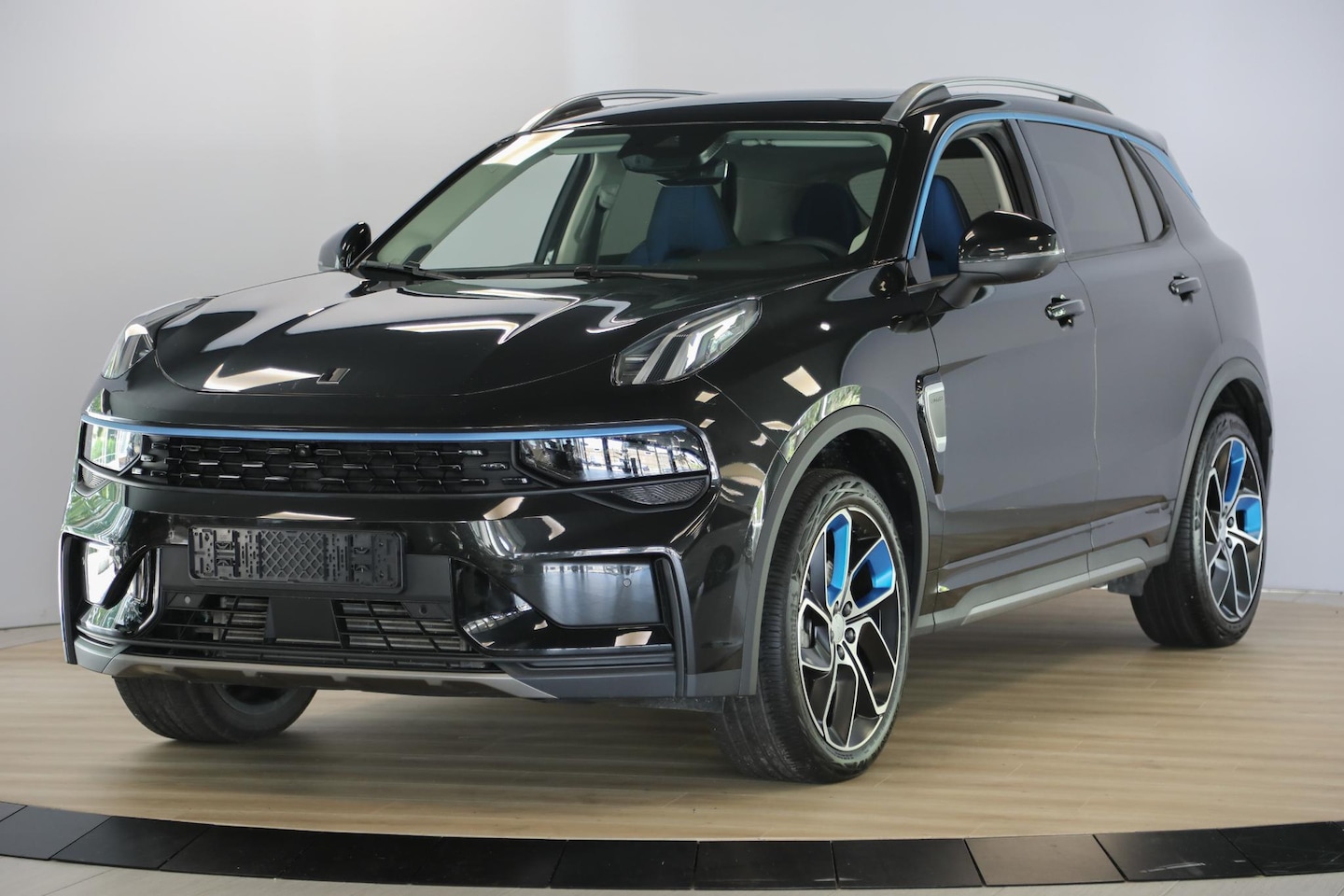 Lynk & Co 01 - 1.5 192kW PHEV OBC6.6 - AutoWereld.nl