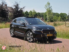 Skoda Enyaq iV - 80 | Panoramadak | Head-Up Display | Trekhaak | Camera | ACC |
