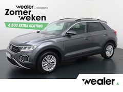 Volkswagen T-Roc - 1.5 TSI Life Business | 150 PK | Automaat | Trekhaak | Achteruitrijcamera | Stoelverwarmin