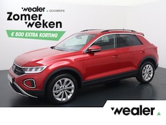 Volkswagen T-Roc - 1.5 TSI Life | 150 PK | Trekhaak | Adaptive Cruise Control | Climate control | Achteruitri