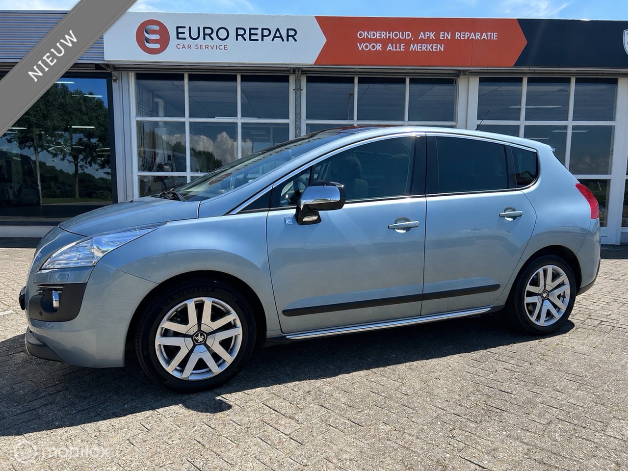 Peugeot 3008 - 2.0 HDiF HYbrid4 Blue Lease Executive 2.0 HDiF HYbrid4 Blue Lease Executive - AutoWereld.nl