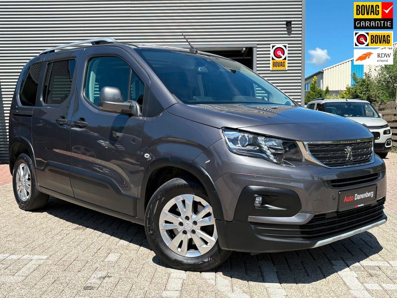 Peugeot Rifter - 1.2 Puretech Allure PANO, NIEUWE-DISTRIBUTIE,GARANTIE - AutoWereld.nl