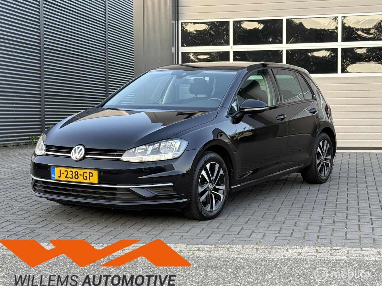 Volkswagen Golf - 1.0 TSI Highline DSG|ACC|CARPLAY|BLINDSPOT - AutoWereld.nl