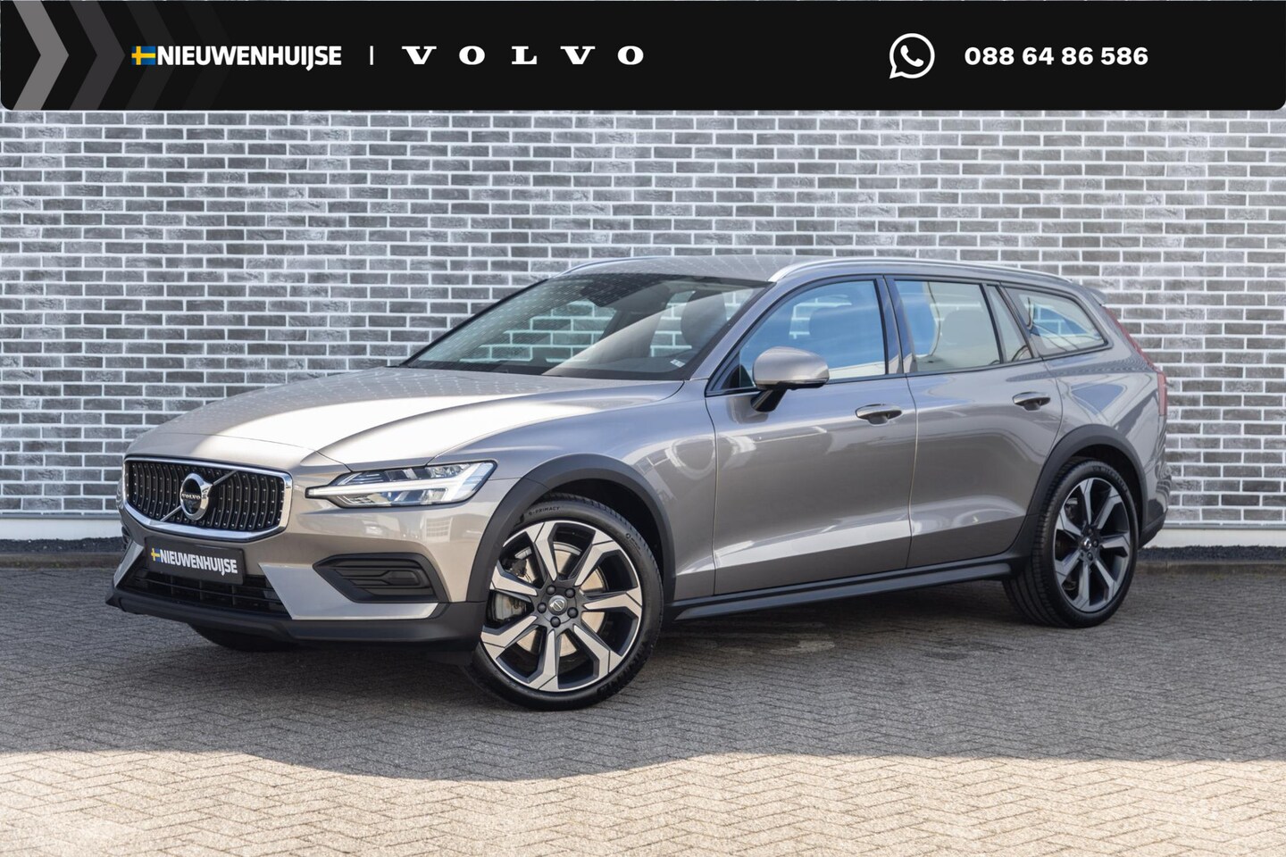 Volvo V60 Cross Country - 2.0 T5 AWD Pro | Achteruitrijcamera | Parkeersensoren | BLIS | Cruise Control Adaptief | E - AutoWereld.nl