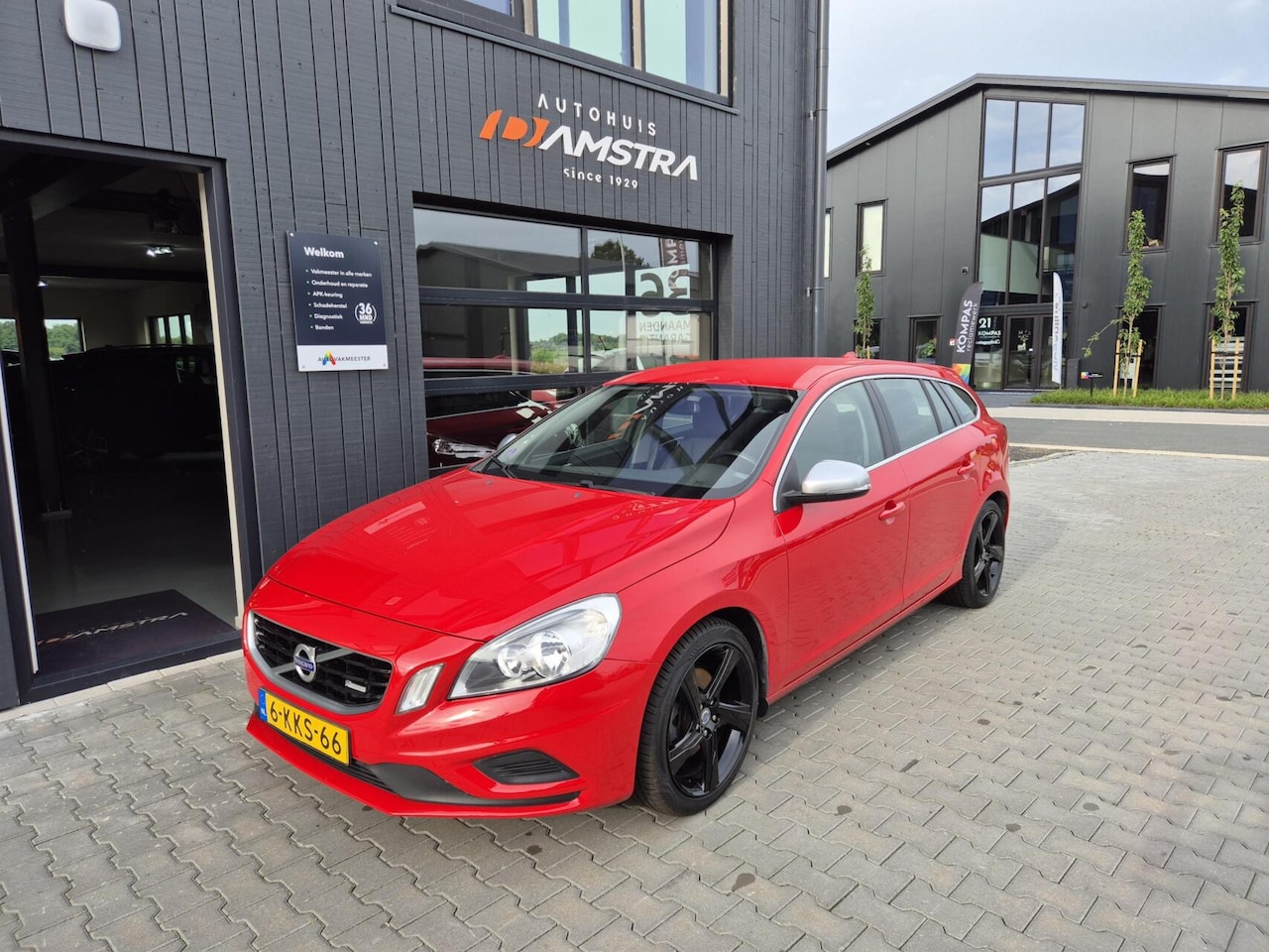 Volvo V60 - 1.6 T3 R-Design|Trekhaak|Navi|Airco|Cruise| - AutoWereld.nl