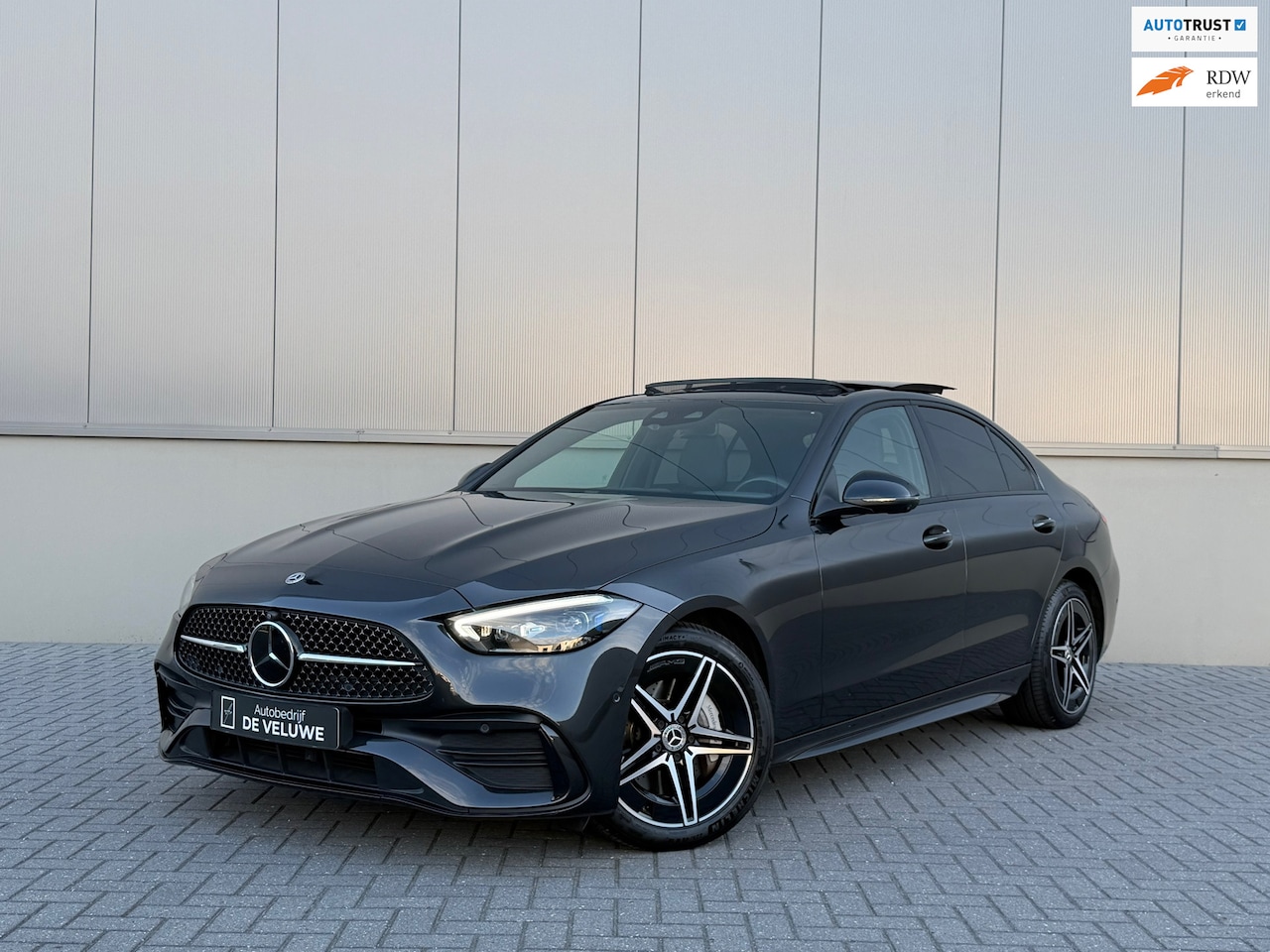 Mercedes-Benz C-klasse - 300 e AMG Line|Panorama|360 cam|ACC| - AutoWereld.nl