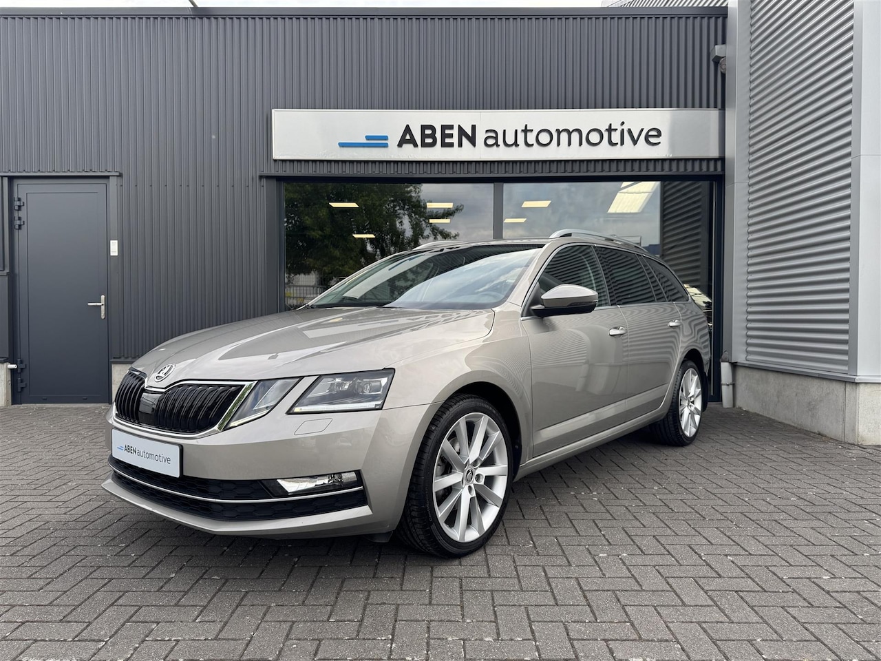 Skoda Octavia Combi - 1.5 TSI 150PK Business Edition automaat (NAVI|PDC|STOELVERW|CARPLAY) - AutoWereld.nl
