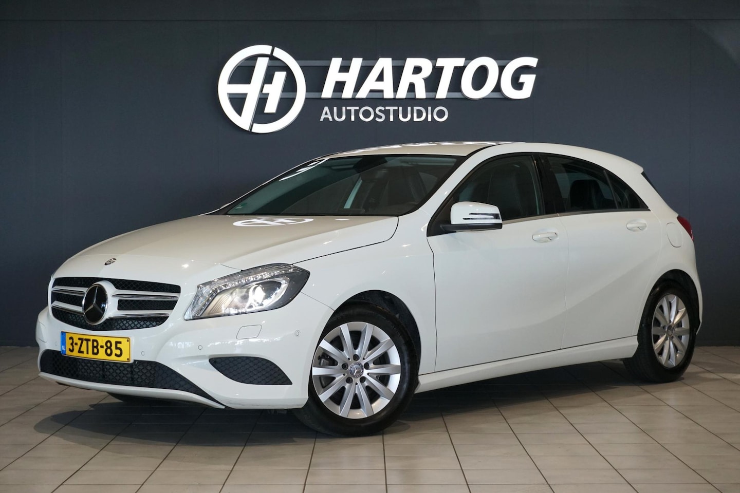 Mercedes-Benz A-klasse - 180 Ambition *eerste eigenaar* + XENON / NAVI / SENSOREN - AutoWereld.nl
