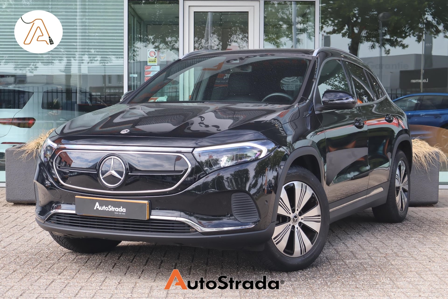 Mercedes-Benz EQA - 250 Business Solution Luxury 190pk | Sfeer | Trekhaak | LED | Stoelverwarming | Navi | Cam - AutoWereld.nl
