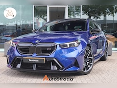 BMW 5-serie Touring - (g61) M5 728pk xDrive | Marina Bay Blue | Bowers & Wilkins | Carbon | Trekhaak | M Drive P