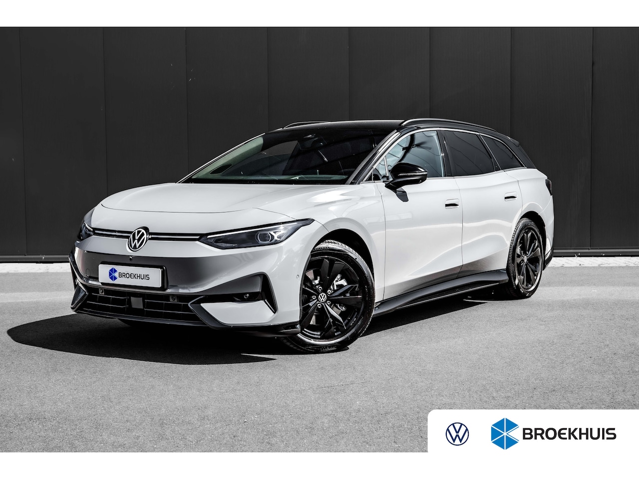 Volkswagen ID.7 Tourer - Pro Limited 286pk | Trekhaak | Stuur & Stoelverwarming | 19" | Camera - AutoWereld.nl