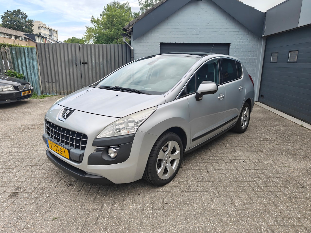 Peugeot 3008 - 1.6 VTi Première 1.6 VTi Première,Climate control,Cruise control,Panoramadak,Pakeersensoren,Trekhaak - AutoWereld.nl