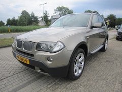 BMW X3 - XDrive25i exe