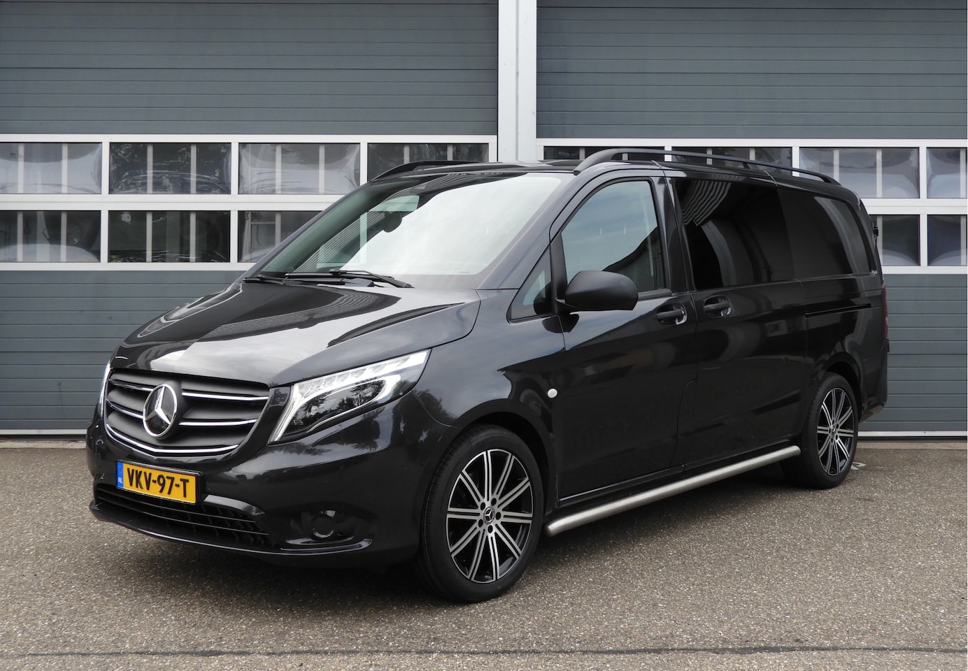 Mercedes-Benz Vito - 119 CDI Lang DC AUT | 2.5t TREKHAAK | 2X SCHUIFDEUR | LEDER | DISTRONIC | LED - AutoWereld.nl
