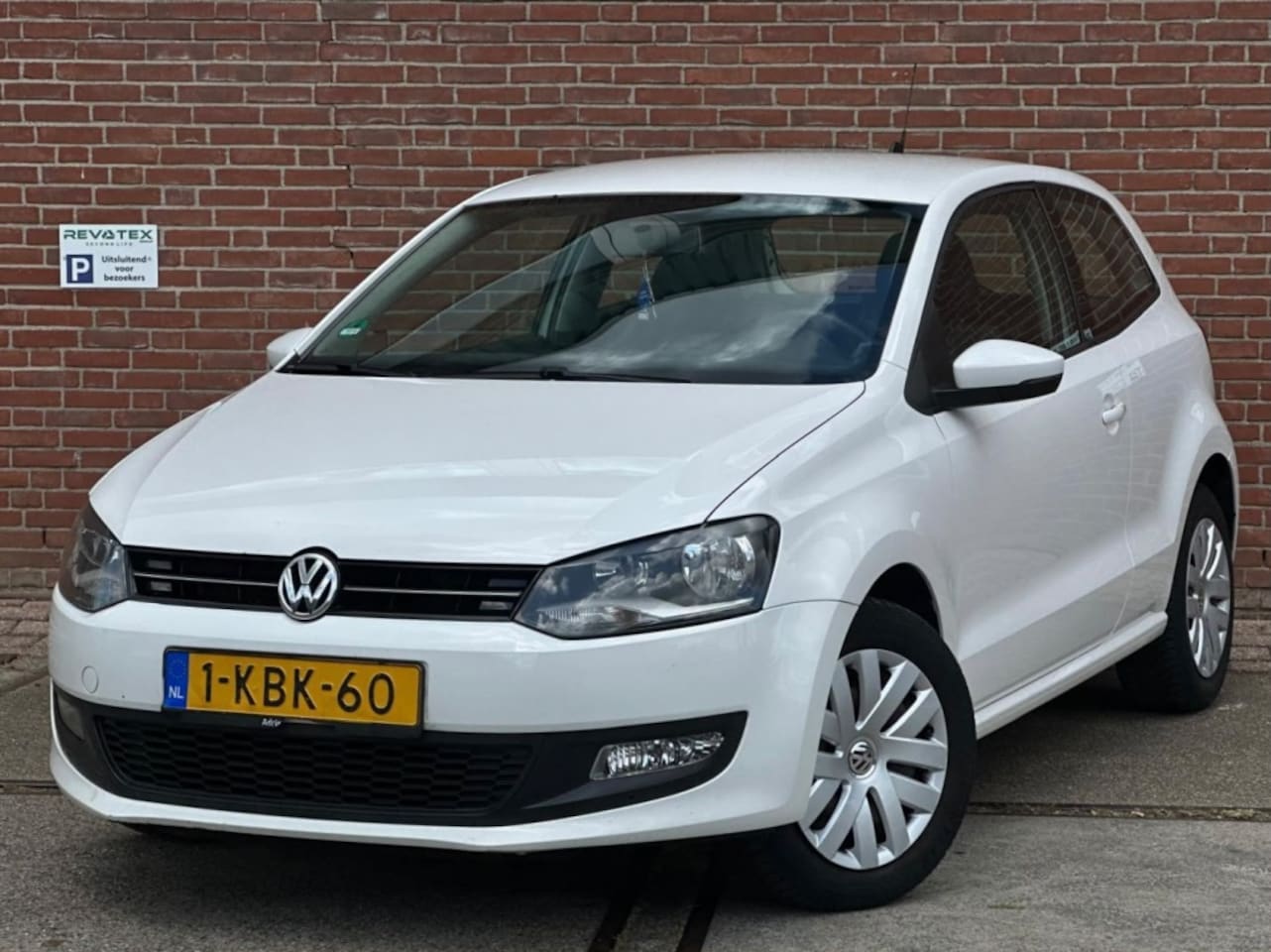 Volkswagen Polo - 1.2 TSI BlM. Comfl. |Airco |CruiseC |Navigatie - AutoWereld.nl