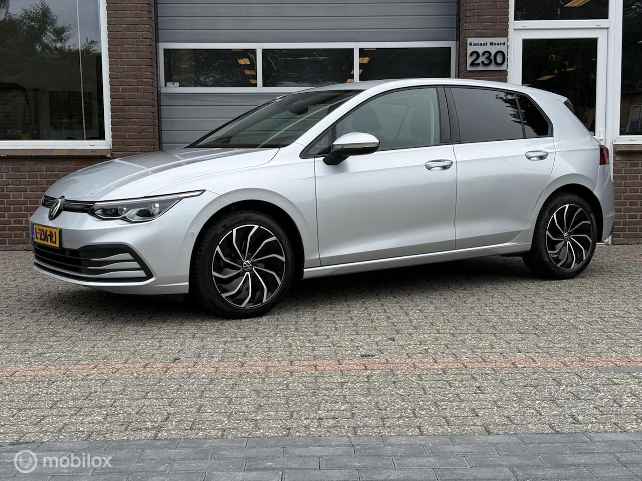 Volkswagen Golf - 1.0 TSI NAVI/SFEER/CRUISE/STOEL.VW - AutoWereld.nl