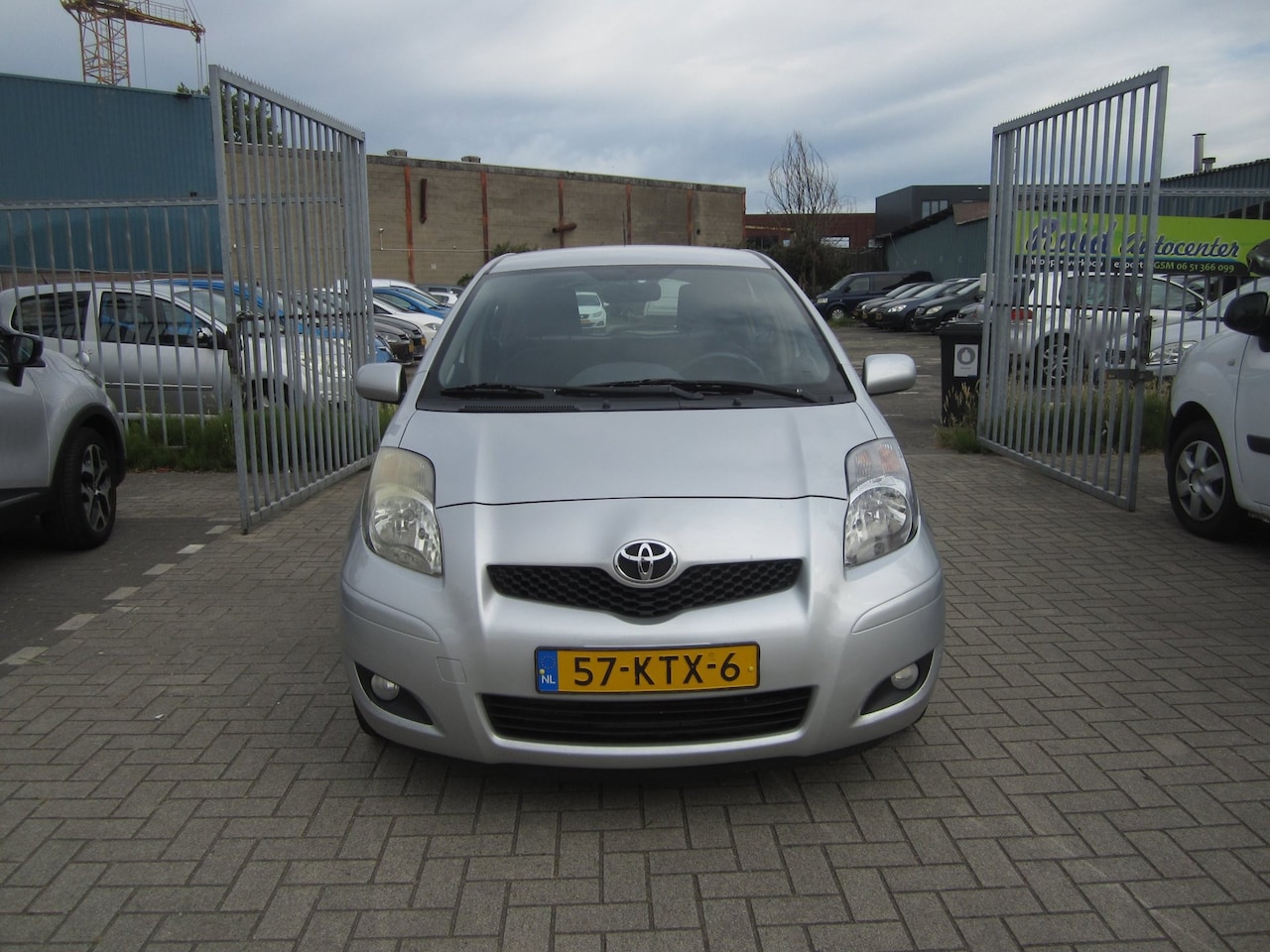 Toyota Yaris - 1.3 VVT-i Aspiration 1.3 VVTi Aspiration - AutoWereld.nl