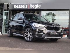 BMW X1 - sDrive18i xLine | El.klep | 18” | Stoelverwarming | LED | Sensoren | Navi