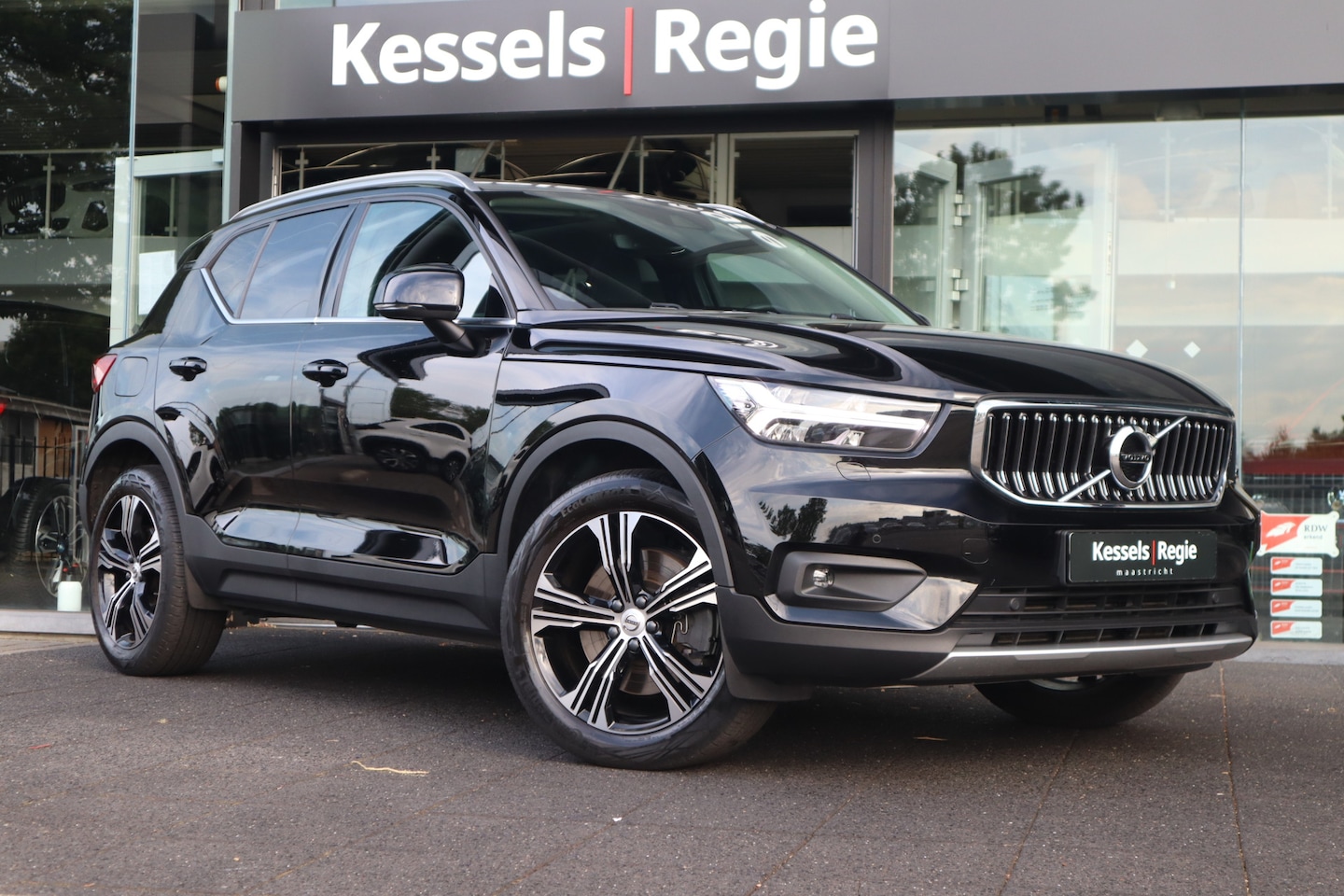 Volvo XC40 - 1.5 T5 Recharge Inscription | Pano | Memory | H&K | El.haak | ACC | Leer | Keyless | Stuur - AutoWereld.nl