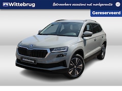 Skoda Karoq - 1.0 TSI 110pk Ambition TOUR / Navigatie by APP / LM 17 inch / Parkeersensoren A / LED / We