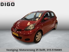 Toyota Aygo - 1.0-12V ASPERATION RED MET LEDER + SPORTPACK AIRCO SLECHTS 125.000 KM