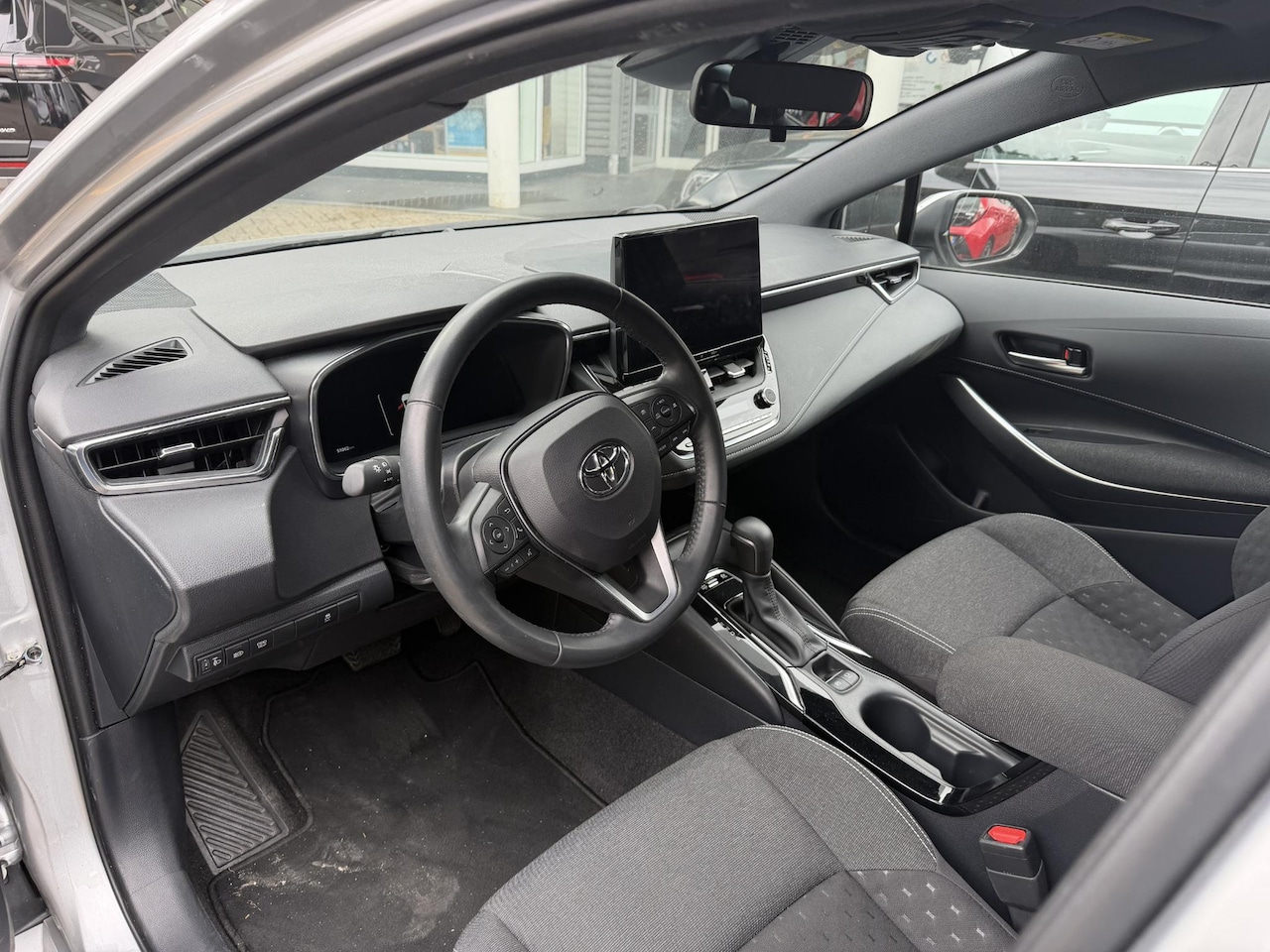 Toyota Corolla Touring Sports - 1.8 HYBRID 140PK SILVERLINE ACTIVE GARANTIE 2034 ! . NAVIGATIE . ADAPTIEVE CRUISE CONTROLE - AutoWereld.nl
