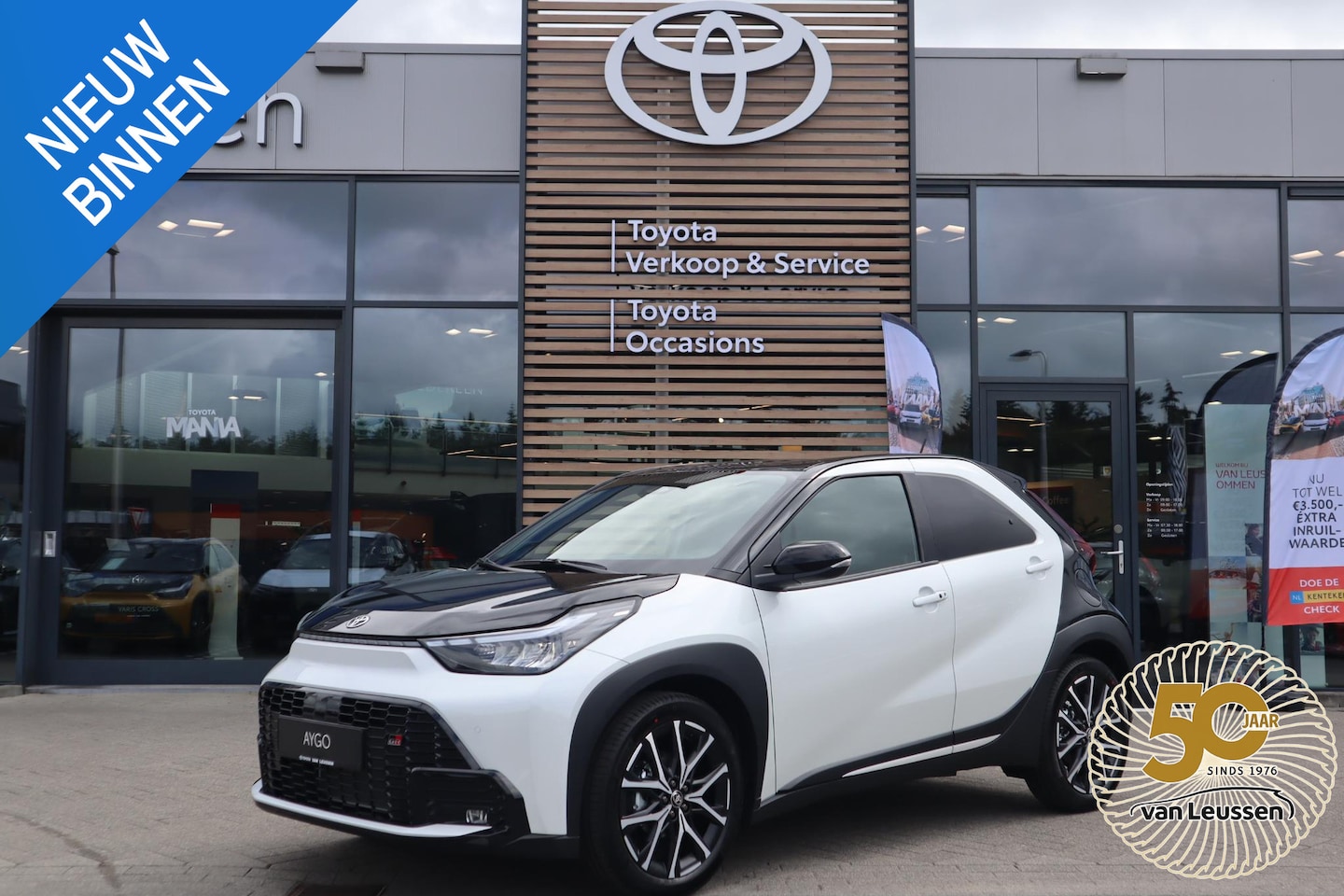 Toyota Aygo X - HYBRID 115 GR-SPORT DIRECT LEVERBAAR! JBL-AUDIO STOELVERW P-SENSOREN KEYLESS APPLE/ANDROID - AutoWereld.nl