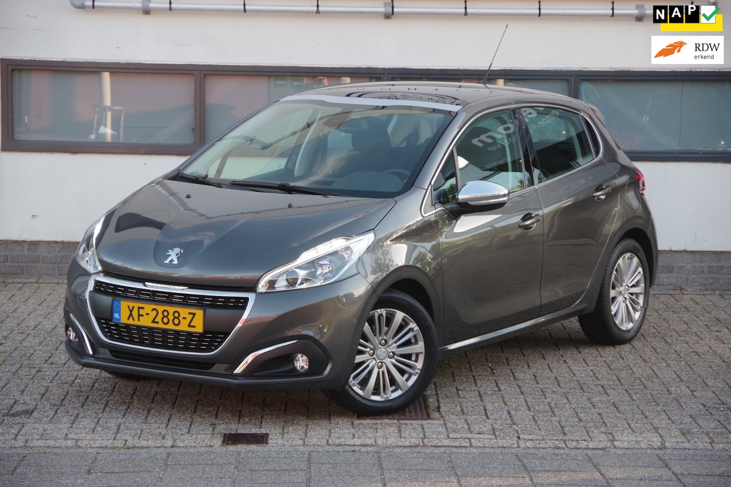 Peugeot 208 - 1.2 PureTech Allure | 1e eigenaar| NL Auto| Dealer onderhouden| - AutoWereld.nl
