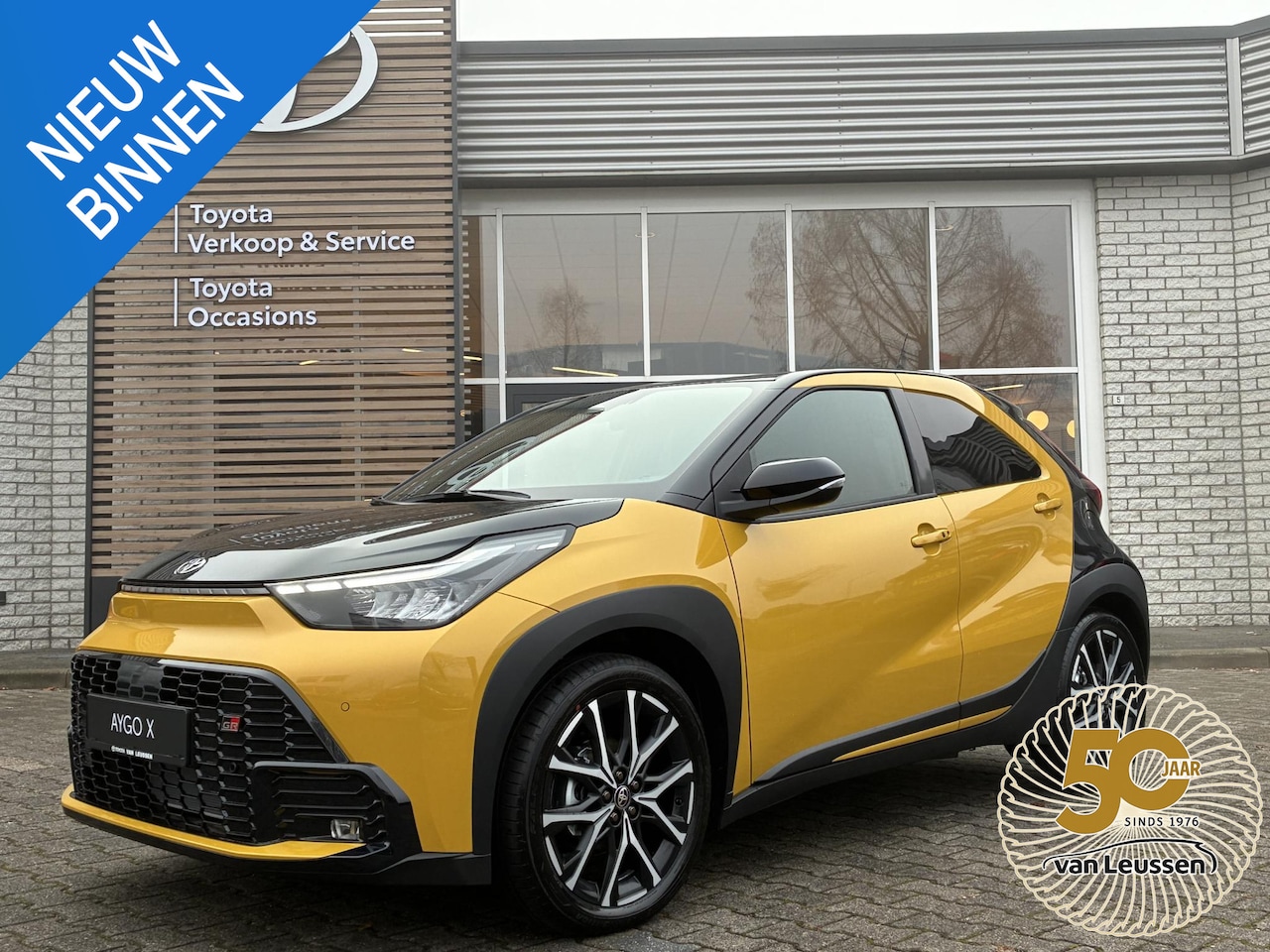 Toyota Aygo X - HYBRID 115 GR SPORT NIEUW & DIRECT LEVERBAAR!!! STOELVERW PARK-SENSOREN JBL-AUDIO KEYLESS - AutoWereld.nl
