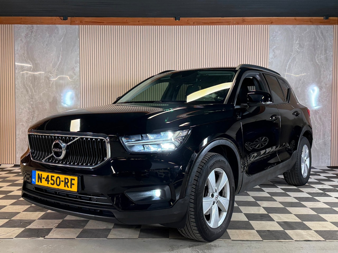 Volvo XC40 - 2.0 D3 Momentum Airco Trekhaak Cruise Control - AutoWereld.nl